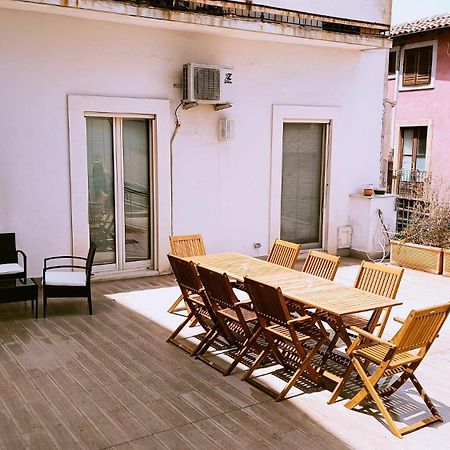 Suite Con Terrazza In Centro Storico Catania-Fontanarossai nemzetközi repülőtér Kültér fotó