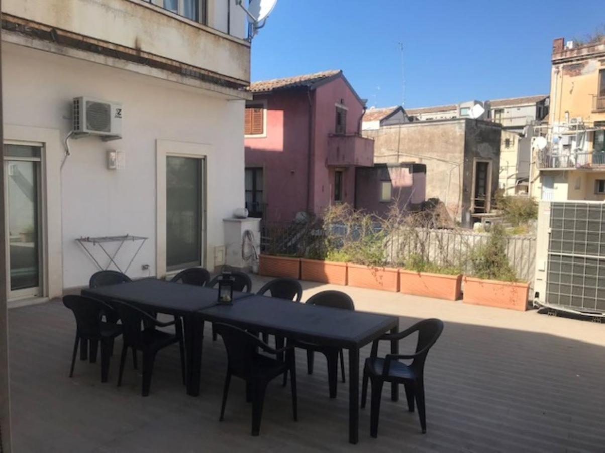 Suite Con Terrazza In Centro Storico Catania-Fontanarossai nemzetközi repülőtér Kültér fotó