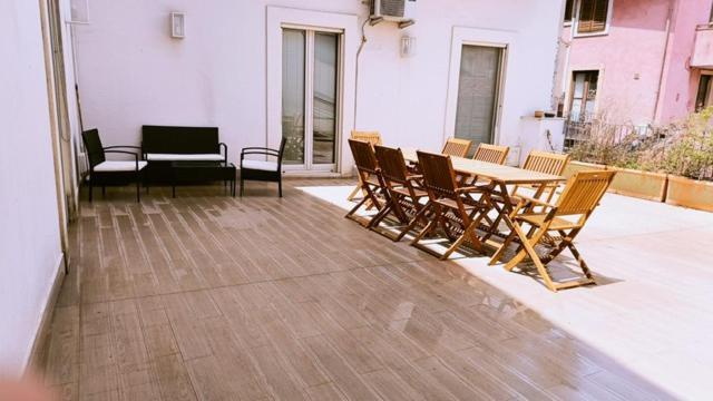 Suite Con Terrazza In Centro Storico Catania-Fontanarossai nemzetközi repülőtér Kültér fotó