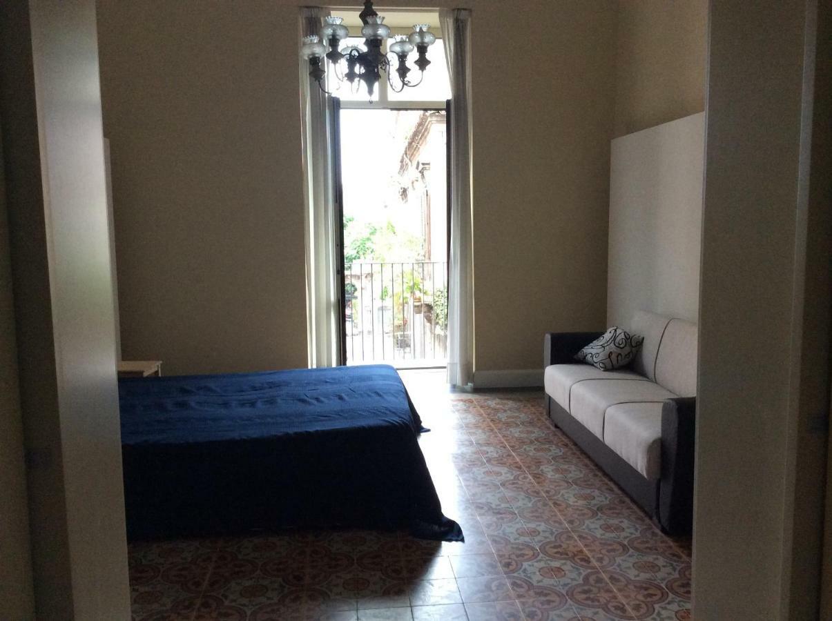 Suite Con Terrazza In Centro Storico Catania-Fontanarossai nemzetközi repülőtér Kültér fotó