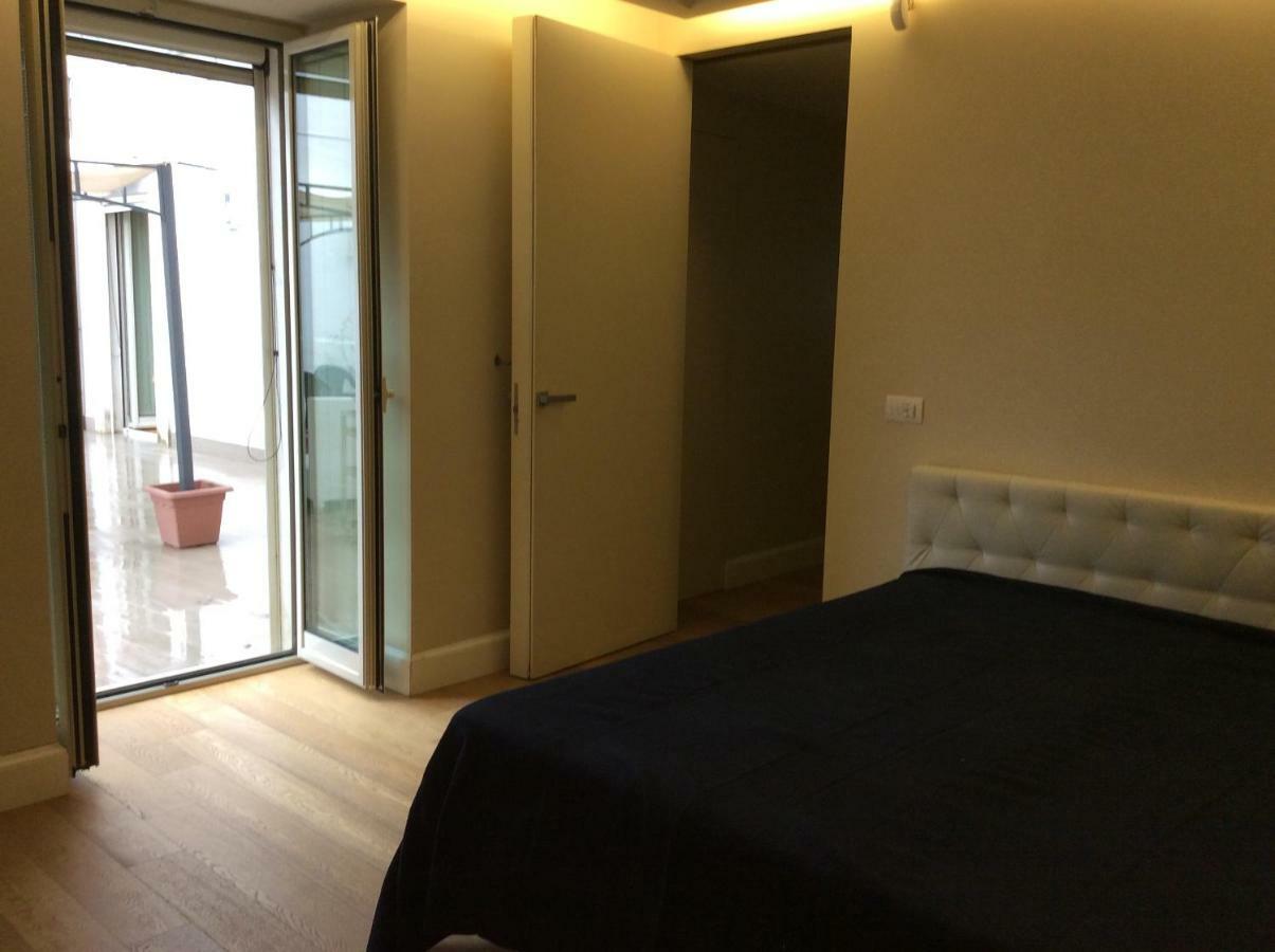 Suite Con Terrazza In Centro Storico Catania-Fontanarossai nemzetközi repülőtér Kültér fotó
