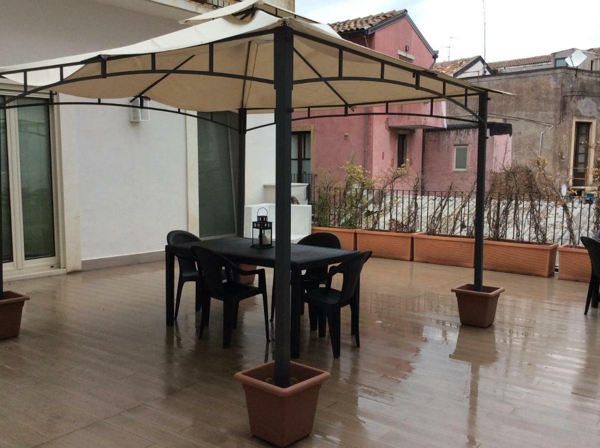 Suite Con Terrazza In Centro Storico Catania-Fontanarossai nemzetközi repülőtér Kültér fotó