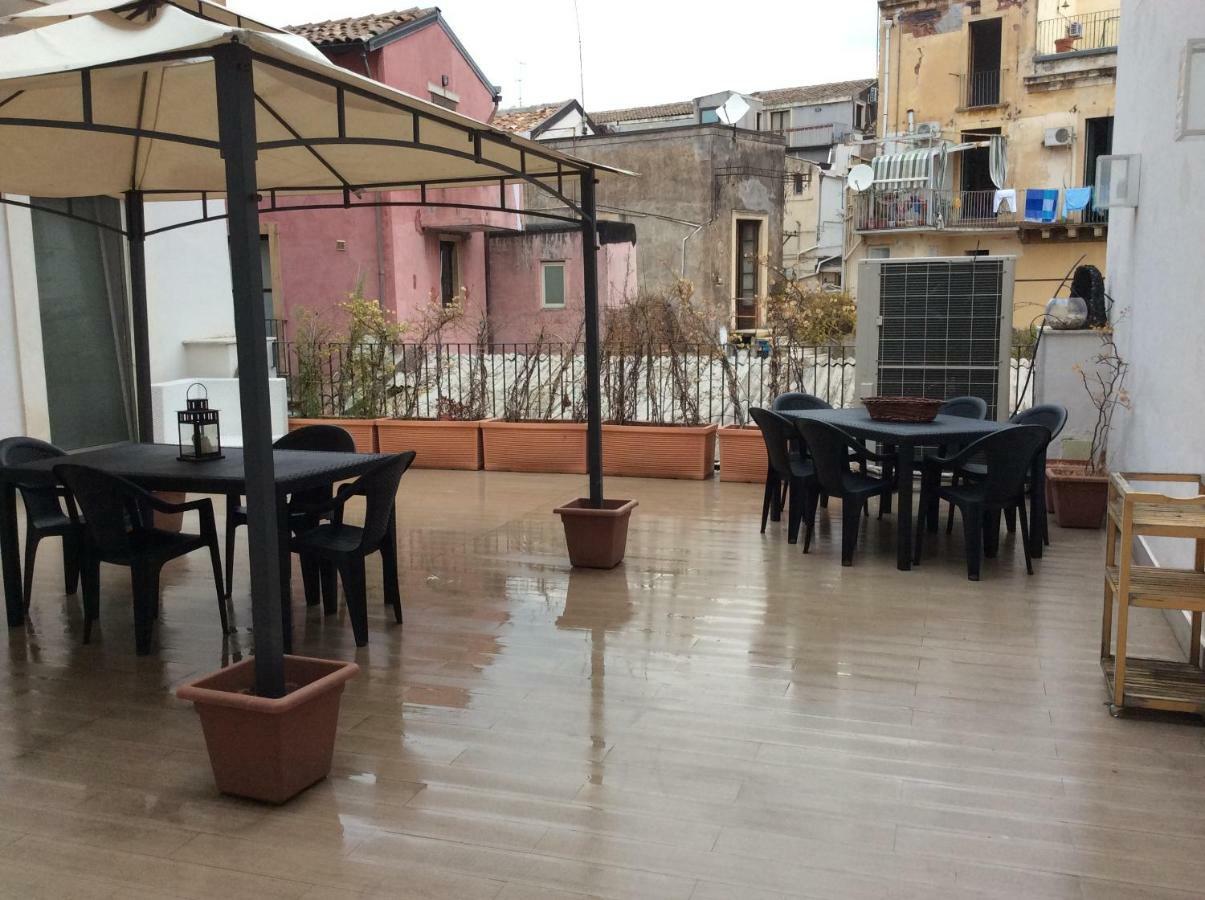 Suite Con Terrazza In Centro Storico Catania-Fontanarossai nemzetközi repülőtér Kültér fotó