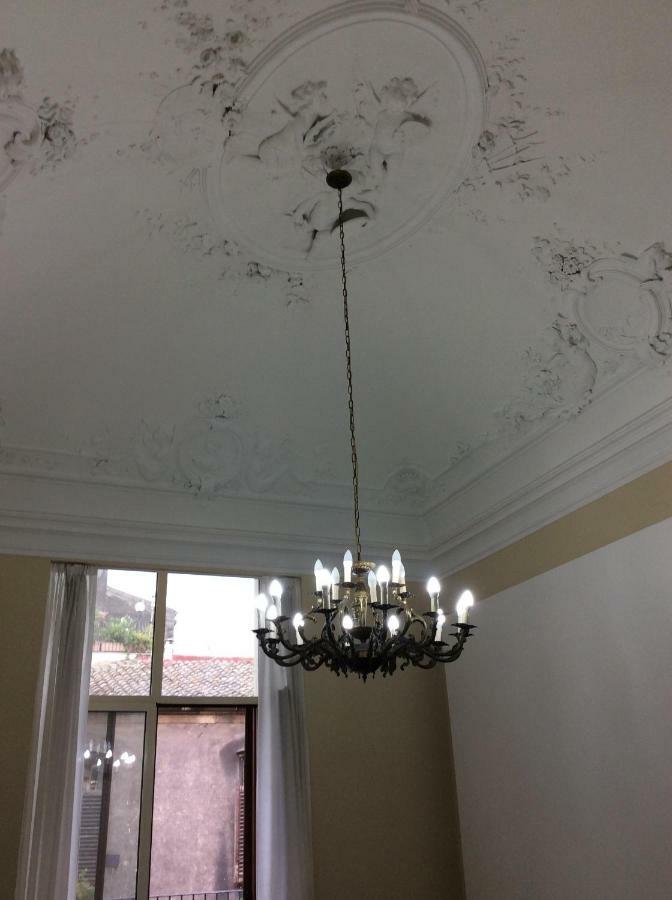 Suite Con Terrazza In Centro Storico Catania-Fontanarossai nemzetközi repülőtér Kültér fotó