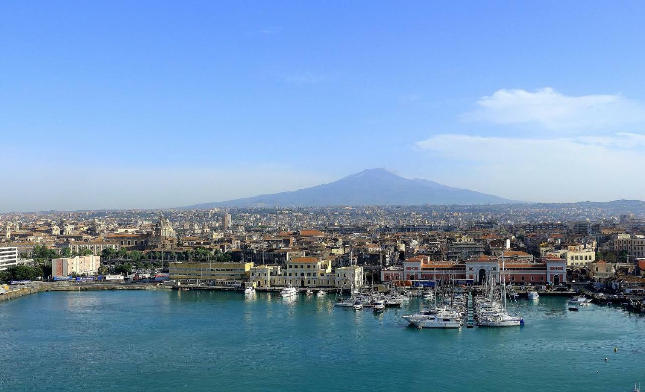Suite Con Terrazza In Centro Storico Catania-Fontanarossai nemzetközi repülőtér Kültér fotó