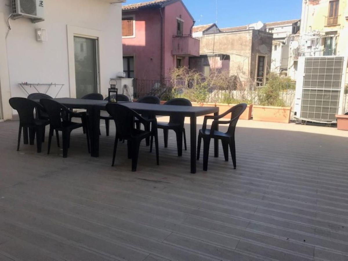 Suite Con Terrazza In Centro Storico Catania-Fontanarossai nemzetközi repülőtér Kültér fotó